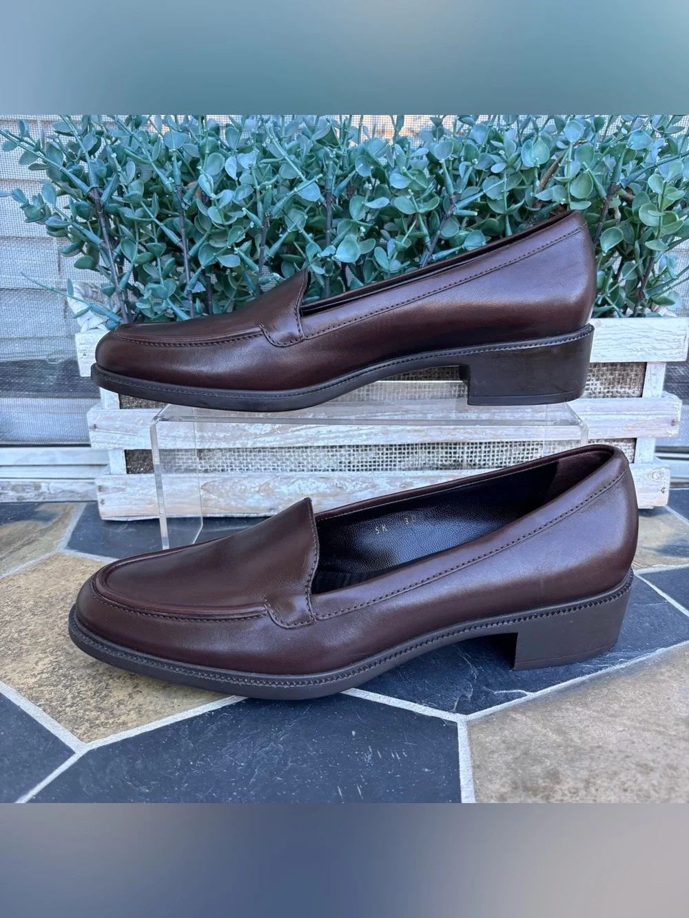 Salvatore Ferragamo Tiscio Leather Loafers